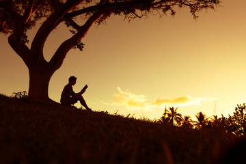 小学英语四年级下册科普Lesson 10的教案设计
